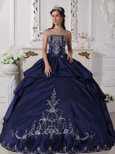 Embroidery Accent Taffeta Strapless Navy Blue Quinceanera Dress