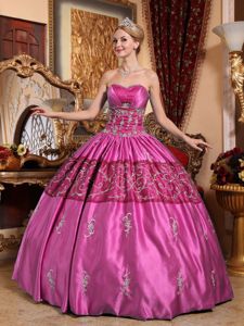 Fuchsia and Red Taffeta Quinceanera Gowns with Embroidery and Appliques