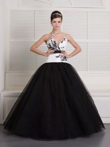 Black and White V-neck Tulle Lace Up Sweet Sixteen Dresses