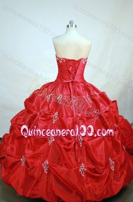 2014 Elegant Ball Gown Strapless Red Taffeta Appliques And Pick-ups Quinceanera Dress