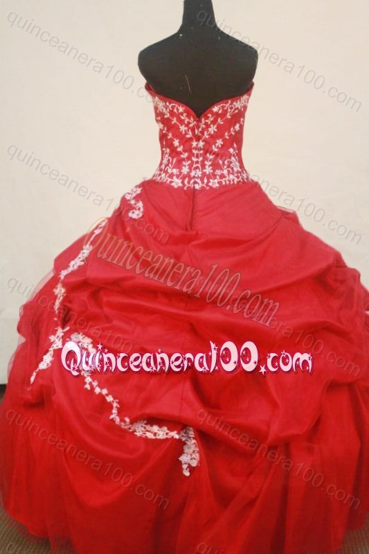 Beautiful Ball Gown Sweetheart Quinceanera Dresses With Appliques And Pick-ups