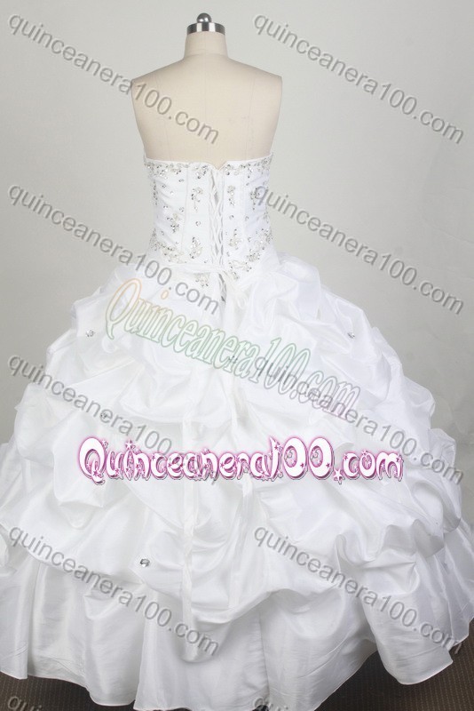 Simple White Ball Gown Sweetheart Beading and Pick-ups Quinceanera Dresses