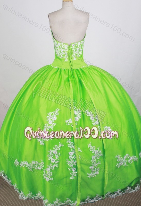 Luxurious Ball Gown Spring Green Appliques with Beading Quinceanera Dresses