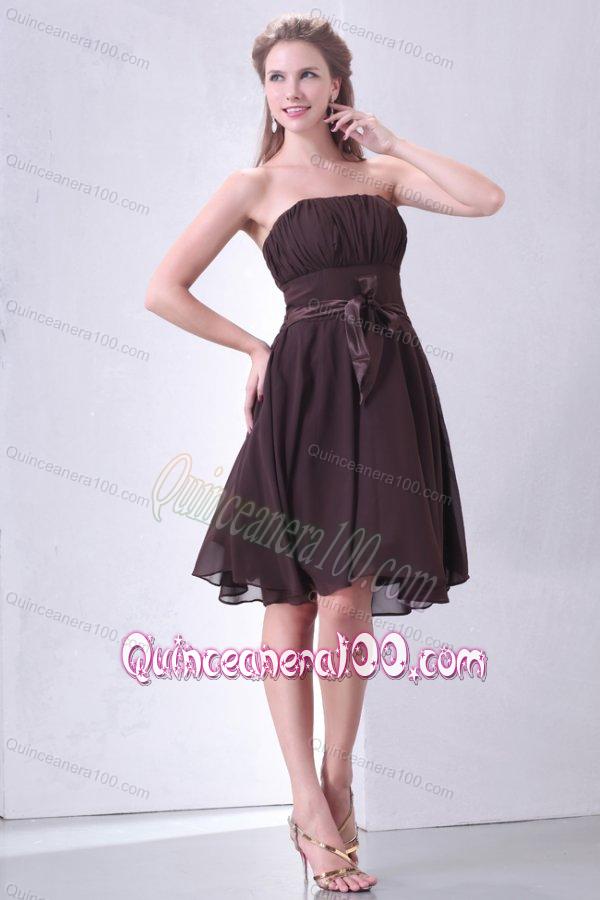 Elegant Brown Strapless Knee-length Dama Dress for Quinceanera with Sash and Ruching
