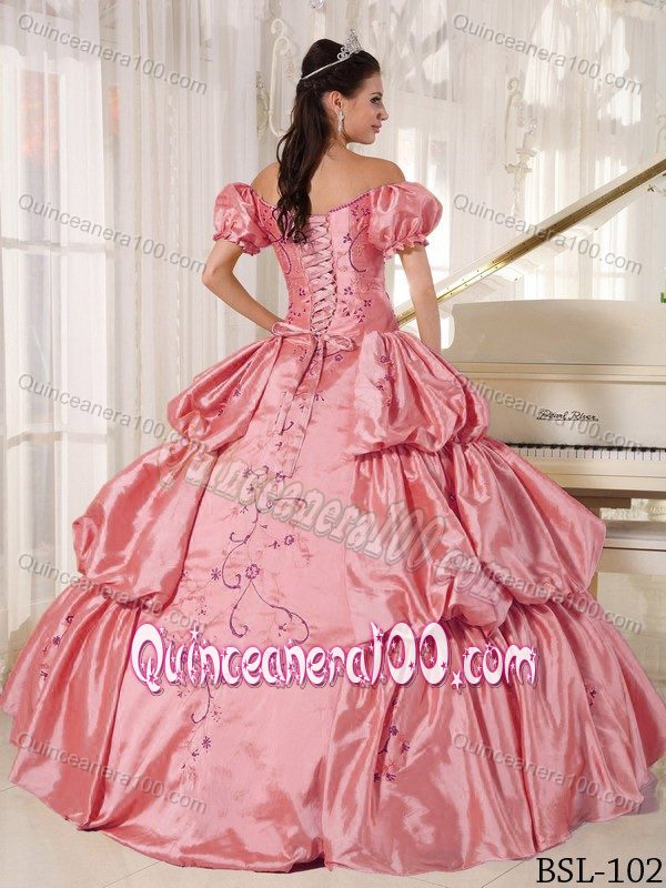 Bubble Sleeves for off the Shoulder Embroidery Quinceanera Dress