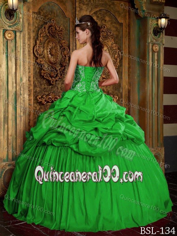 2013 New Taffeta Pick-ups Beaded Green Quinceanera Gowns