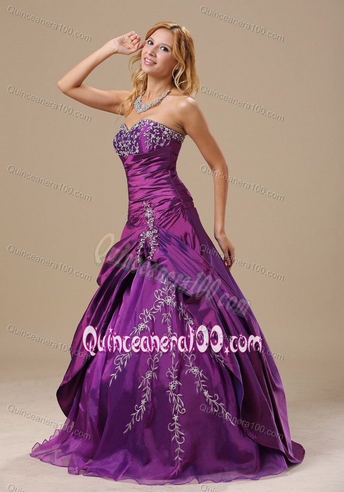 Special Embroidery Quinceanera Dresses with Ruches and Beading