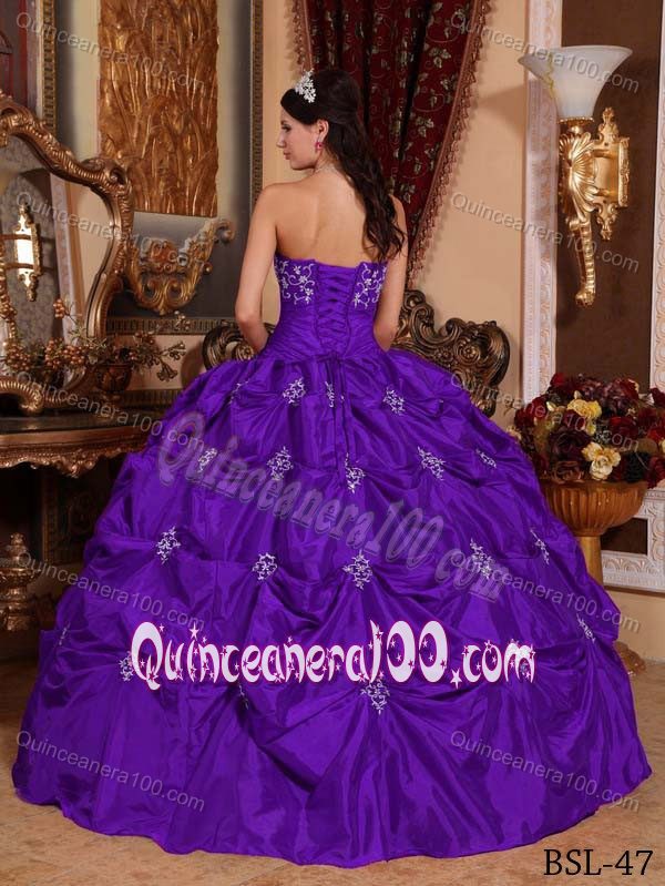 Purple Ruched Bust Strapless Appliques Pick-ups Quinceanera Gowns