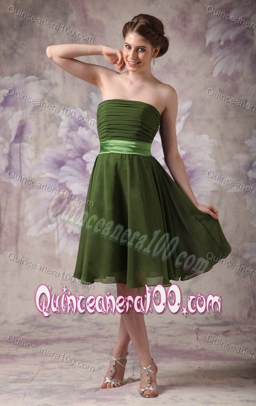 Olive Green Knee-length Chiffon Sweet 15 Dama Dress with a Sash