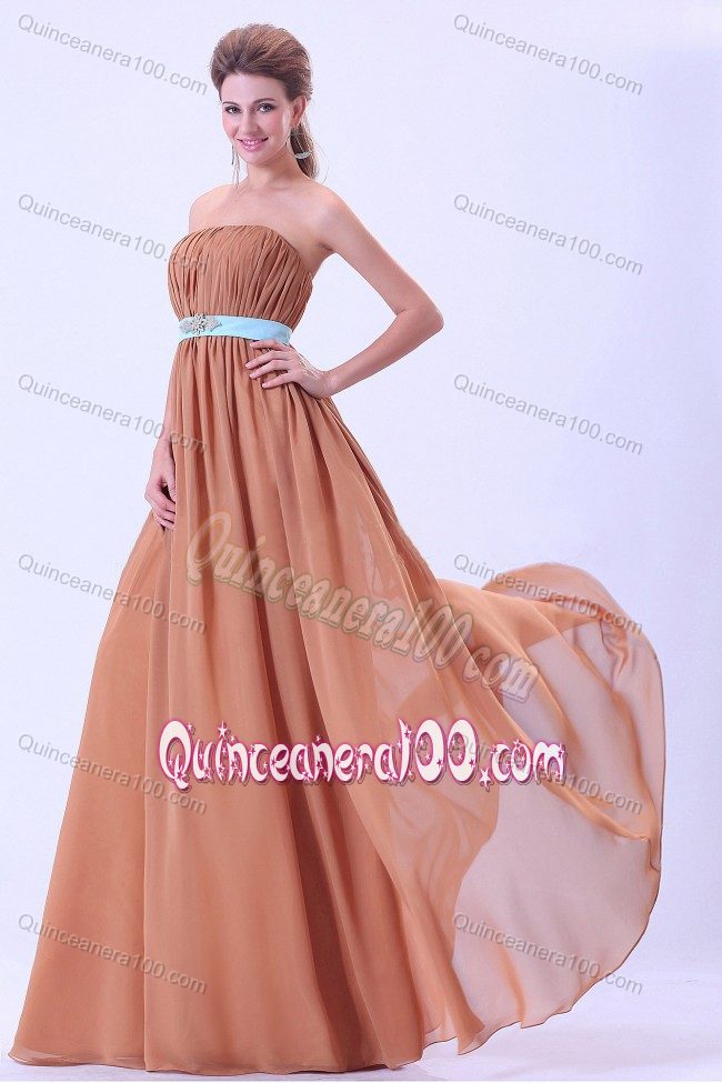 Chocolate Dama Dress With a Blue Belt and Ruches in Chiffon