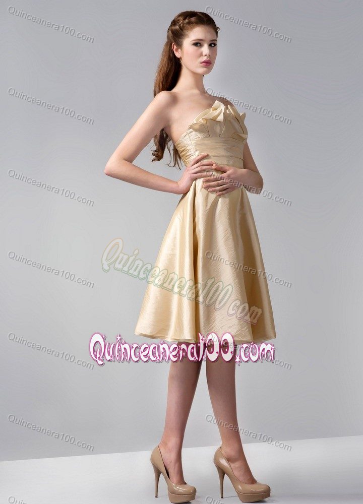 Elegant Empire Strapless Kneelength Gold Dama Dress with Ruches