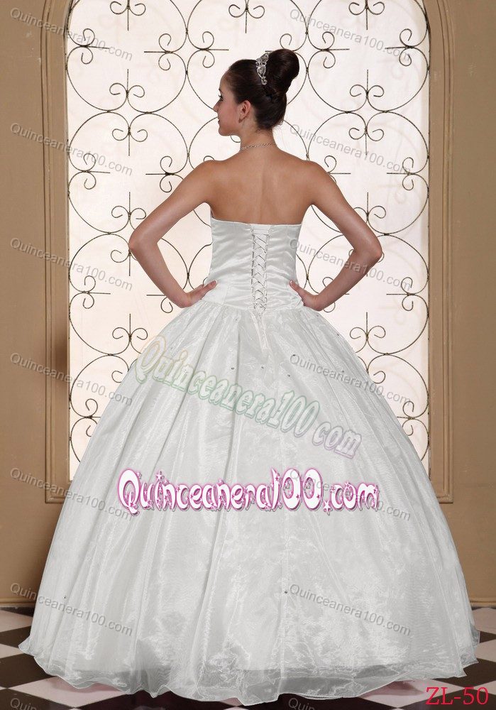 Cheap Organza Sweetheart Beaded White Dresses for a Quince