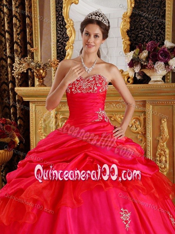 Elegant Red Sweetheart Quinceanera Dress with Ruffled Layers
