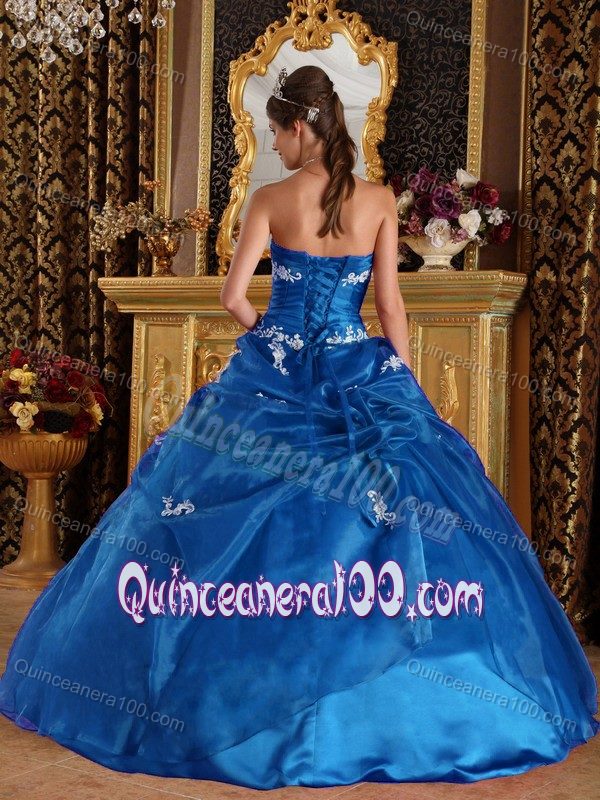 Classic Teal Blue Satin Ball Gown Dresses For a Quince with Appliques