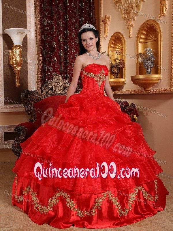 Ball Gown Strapless Quinceanera Dress in Red with Beading