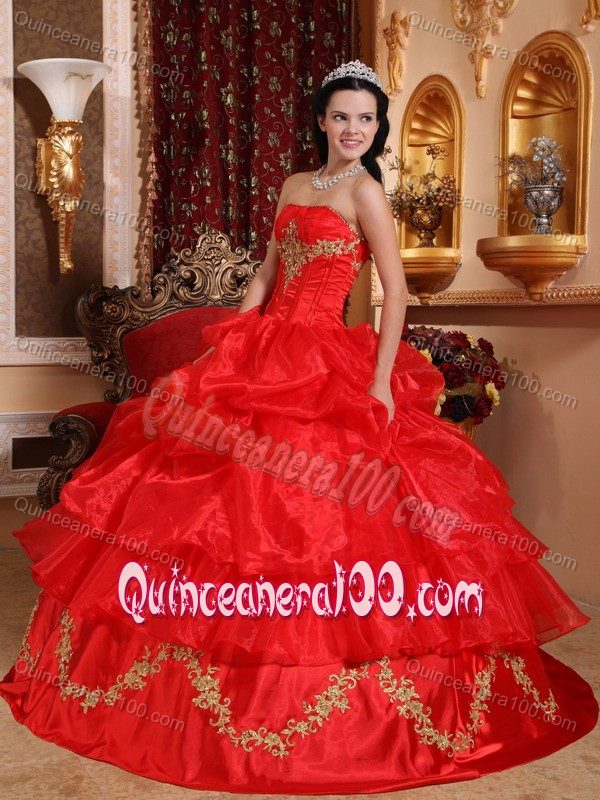 Ball Gown Strapless Quinceanera Dress in Red with Beading