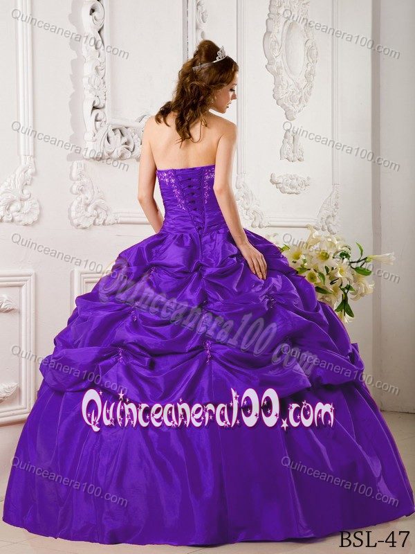 Purple Sweetheart Sweet 16 Dresses with Beaded Decorate Bust and Pick-ups