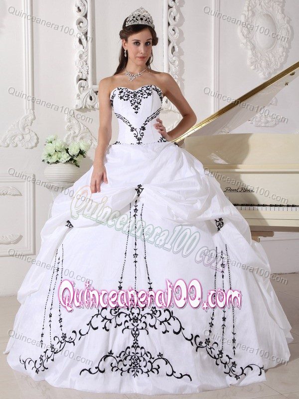 White Sweetheart Taffeta Sweet Sixteen Dresses with Embroidery