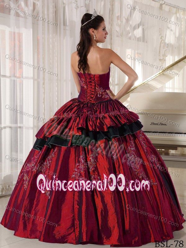 Popular Two-toned Ruffled Quinceanera Dresses with Appliques