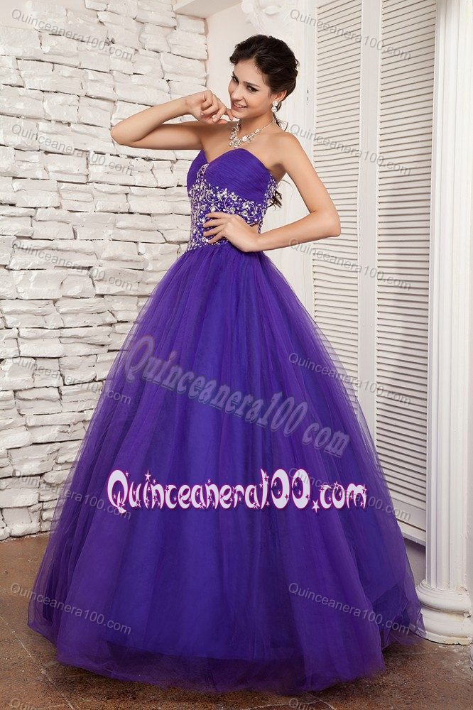 Elegant Beads Decorate Sweetheart Purple Quinceanera Gowns