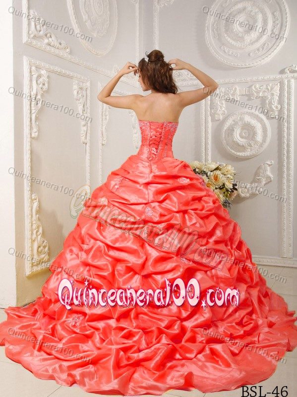 Appliqued Strapless Dresses for A Quinceanera with Brush Train