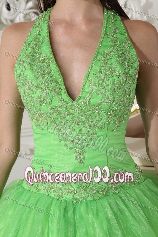 Spring Green Puffy Organza Quince Dresses with Haltered V-neck