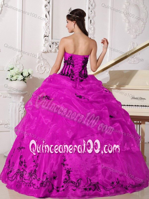 Black Embroidery Accent Fuchsia Strapless Dresses Quinceanera