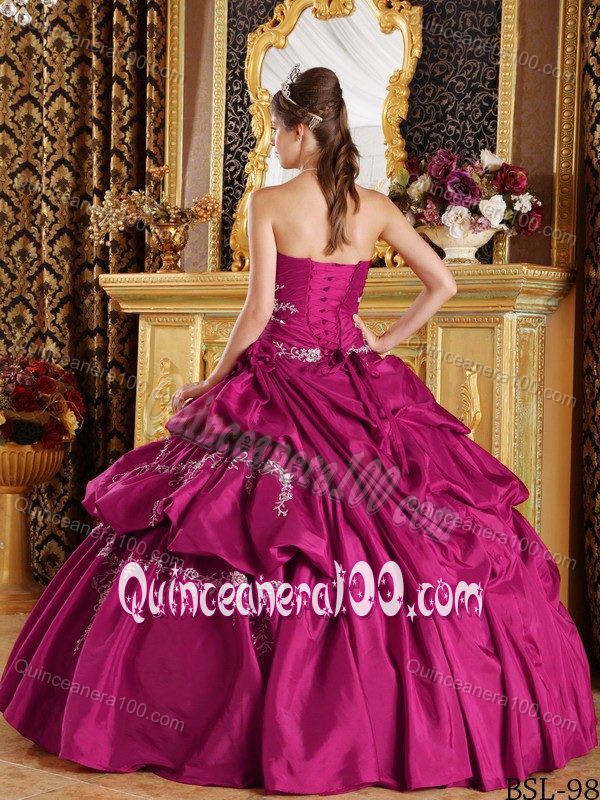 Chic Quinceanera Gowns with Pick-ups and Appliques