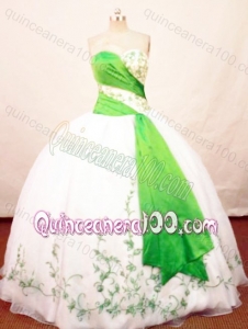 Beautiful Ball Gown Sweetheart White Quinceanera Dress With Green Embroidery