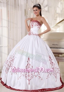Ball Gown Strapless Taffeta Embroidery 16 Birthday Dress in White And Wine Red