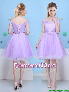 Elegant Deep V Neckline Lavender Dama Dress with Cap Sleeves