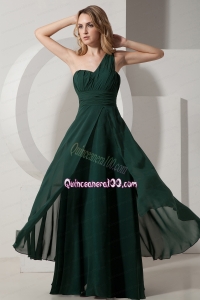 Dark Green A Line One Shoulder Mother of the Dress Chiffon Ruch Floor Length