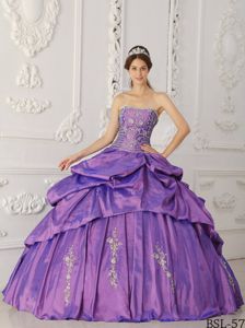 Embroidery Purple Beaded Quinceanera Dress with Pick-ups