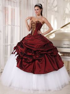 Burgundy Ball Gown Sweetheart Appliques Sweet 16 Dresses