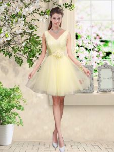 Tulle V-neck Sleeveless Lace Up Lace and Belt Quinceanera Dama Dress in Light Yellow
