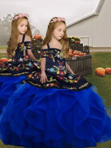 Floor Length Lace Up Little Girls Pageant Gowns Royal Blue for Party and Wedding Party with Embroidery and Ruffles