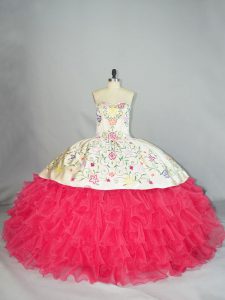 Pretty Organza Sweetheart Sleeveless Lace Up Embroidery and Ruffles 15th Birthday Dress in White And Red