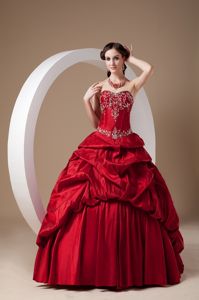 Red Waving Ruffles for White Appliques 2013 Sweet Sixteen Dresses