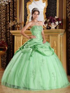 Apple Green Sweet Sixteen Dresses with Beading and Appliques