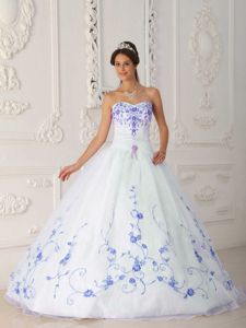 2012 Hot Sale Ball Gown Embroidery White Quinceanera Dresses