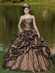 Brown Strapless Embroidery Beaded Pick-ups Sweet 15 Dresses