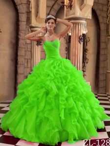 Pretty Spring Green Ruffled Organza Sweet 15 Dresses