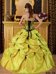 Yellow Floor-length Taffeta Pick-ups Dress for Quinceaneras