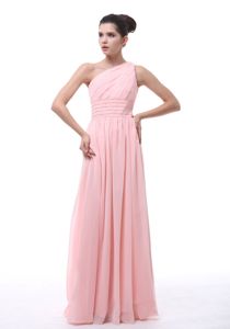 Chiffon Light Pink One Shoulder Quinceanera Dama Dress with Ruches