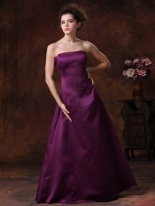 Strapless Column Taffeta Dama Dress in Purple with Ruffles