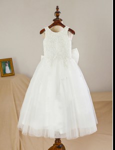 Amazing Scoop White A-line Lace and Bowknot Flower Girl Dress Zipper Tulle Sleeveless Floor Length
