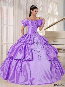 Gorgeous Off the Shoulder Quinceanera Dresses with Embroidery