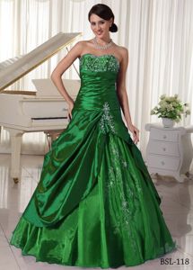 Attractive A-line Sweetheart Appliqued Green Quinceanera Gown