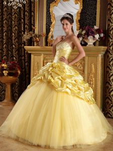 Taffeta and Tulle Beaded Yellow Dresses for Sweet 15 with Pick-ups