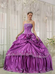 Strapless Appliques Decoarte Quinceanera Dress with Pick-ups